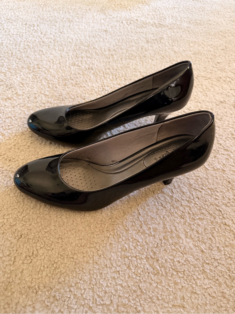 Life Stride Black Patent Low Heel Pumps for Women